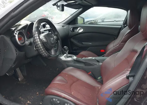 2010 Nissan 370Z Touring z USA, uszkodzony, nr VIN JN1AZ4FH1AM303591